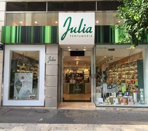 Perfumería Júlia y Grup Pyrénées firman un acuerdo de colaboración