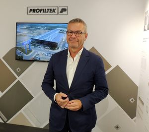 Profiltek amplía su negocio con una fábrica de platos de ducha