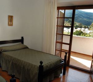 Tugasa reforma varios hoteles antes de su refundación