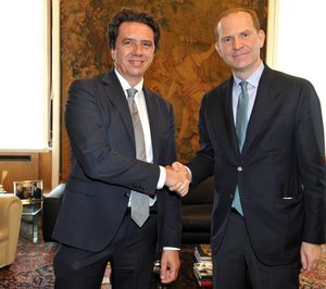 Deoleo firma un acuerdo para valorizar también el aceite italiano