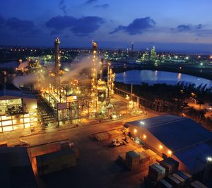 Un incendio destruye unas instalaciones de Alpek en México