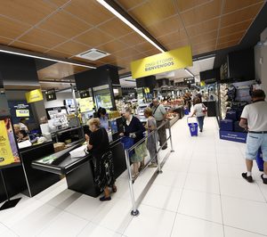 Uvesco reforma el primer BM que abrió en Vitoria y duplica su superficie