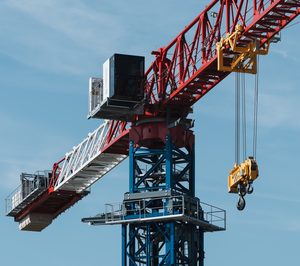 Comansa presenta una nueva grúa flat-top