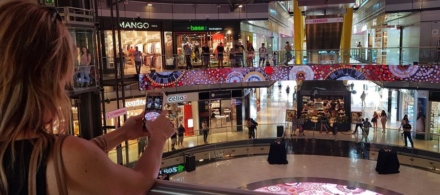 Trison digitaliza el centro comercial Arenas de Barcelona con tecnología LED