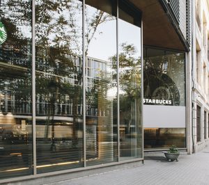 Starbucks vuelve a reservar en un hotel de Barcelona