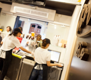 Rolls&Co abre una unidad y ultima otras cuatro