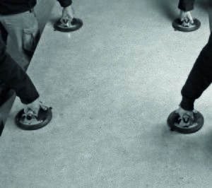 Azuvi presenta su porcelánico de gran formato