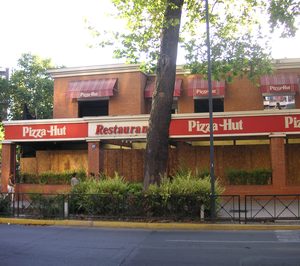 Telepizza negocia comprar varios Pizza Hut en Chile
