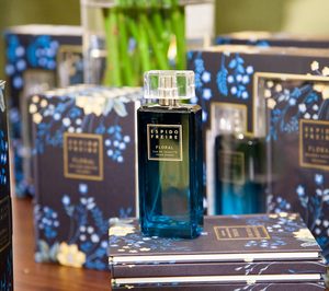 Espido Freire, primera escritora española con fragancia propia