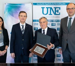 UNE, socio de honor de AFEC