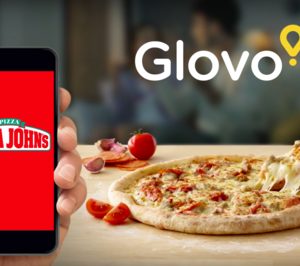 Papa Johns sella un acuerdo exclusivo para el delivery con Glovo