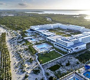 Riu inaugura el Riu Palace Costa Mujeres
