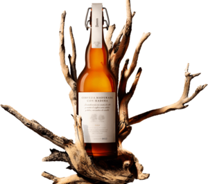 Damm presenta su primera cerveza madurada en madera