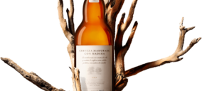 Damm presenta su primera cerveza madurada en madera