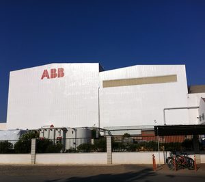 ABB vende a Hitachi dos fábricas en España que facturan 260 M€
