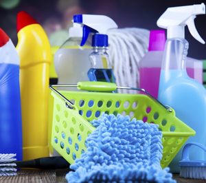 ¿Qué categoría lidera el mercado de limpiadores del hogar?