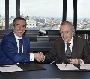 Caixabank y la FEV renuevan convenio para impulsar el vino español