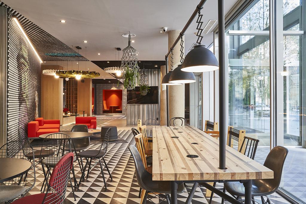 ibis renueva su propuesta y en nuestro país empezará por Barcelona