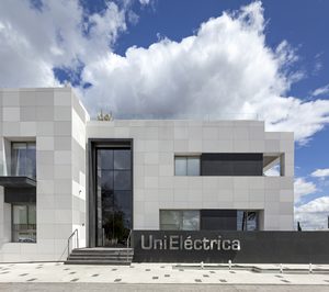 Ulma instala fachada ventilada de hormigón polímero en la sede de Unieléctrica