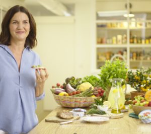 La Vaca que ríe estrena campaña con Samantha Vallejo-Najera