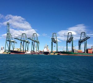 El movimiento en los puertos españoles sólo creció un 1,8% en enero