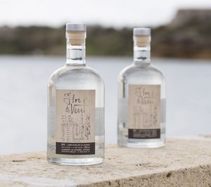 Destilerías Xoriguer sigue recuperando licores tradicionales