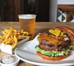 Bacoa inaugura su segundo local en Madrid