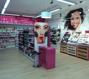 Hogarlín mejoró ventas y mantuvo red