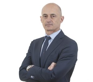 Aurelio Antuña asume la presidencia de FeNIL