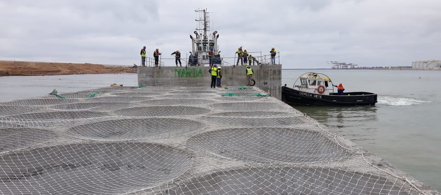 Basf participa en la fabricación de cajones flotantes en el dique Sur del Puerto Barcelona