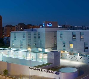Viamed Santa Ángela de la Cruz presenta su nueva unidad de neurocirugía
