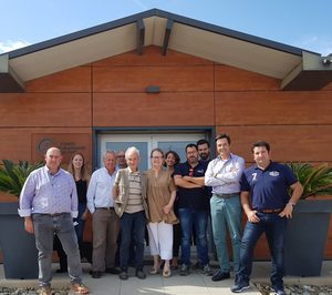 Cuatro operadores hortofrutícolas firman un acuerdo para plantar en España nectarina blanca plana de RegalIn Europe