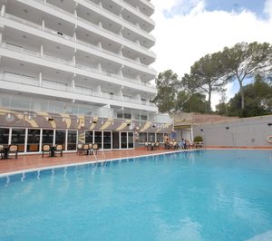 Acuerdo entre HIP y Sarasola para el debut de Room Mate en el segmento vacacional