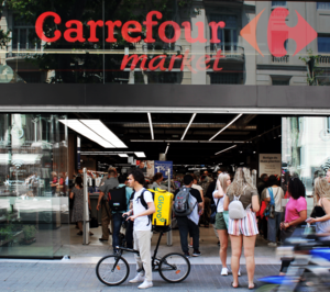Carrefour repartirá en 30 minutos con Glovo en Sevilla y Valencia