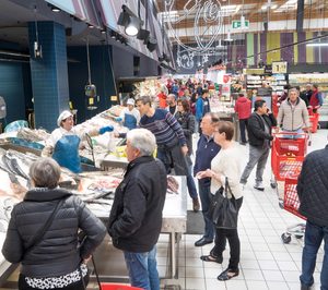 Eroski pierde siete hipermercados y un 12,3% de superficie en 2019