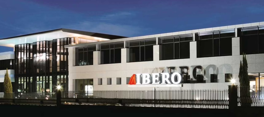 El grupo británico Victoria adquiere su tercera empresa azulejera en España