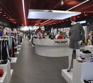 ‘Wanna Sneakers’ reconvierte uno de sus establecimientos en su espacio de mayor tamaño