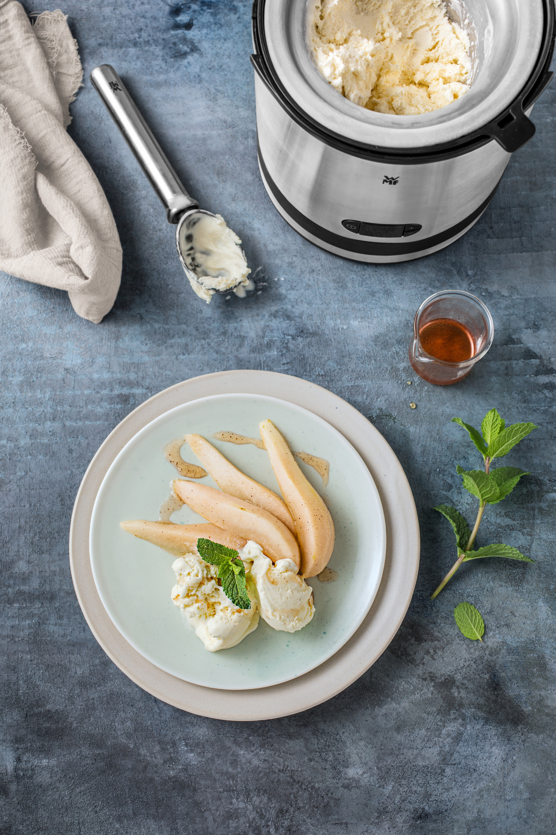 WMF presenta una heladera y un deshidratador