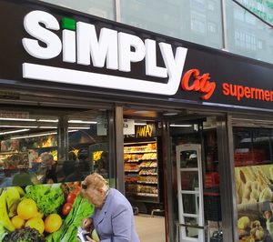 Auchan comienza el traspaso de los supermercados Simply adquiridos por Uvesco