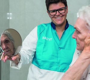 Sacyr Social gana un contrato de ayuda en el hogar en Galicia tras superar a 11 licitadores