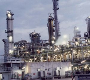 Fallecen tres personas en la explosión de la planta de Iqoxe en Tarragona