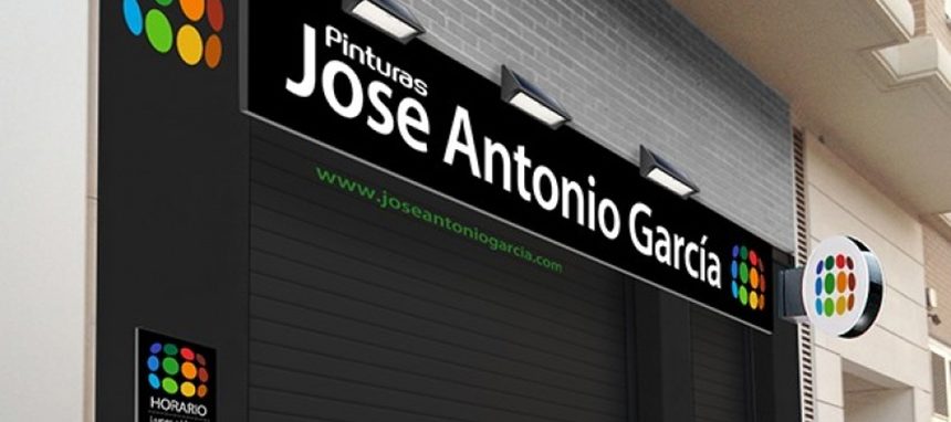 José Antonio García estrena nueva tienda de pinturas