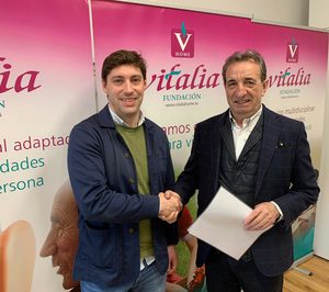 Adopta un Abuelo firma un acuerdo con Vitalia Home
