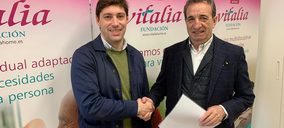 Adopta un Abuelo firma un acuerdo con Vitalia Home
