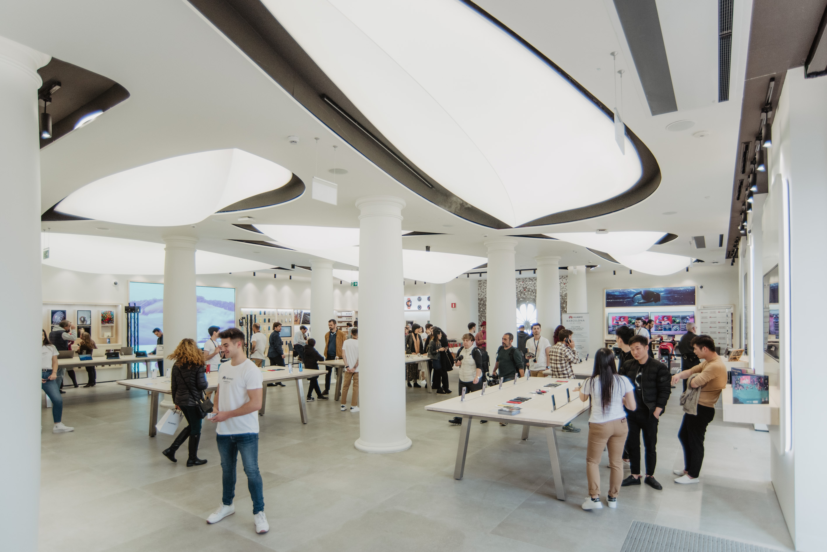 Huawei inaugura su tercer Espacio Huawei Store en España
