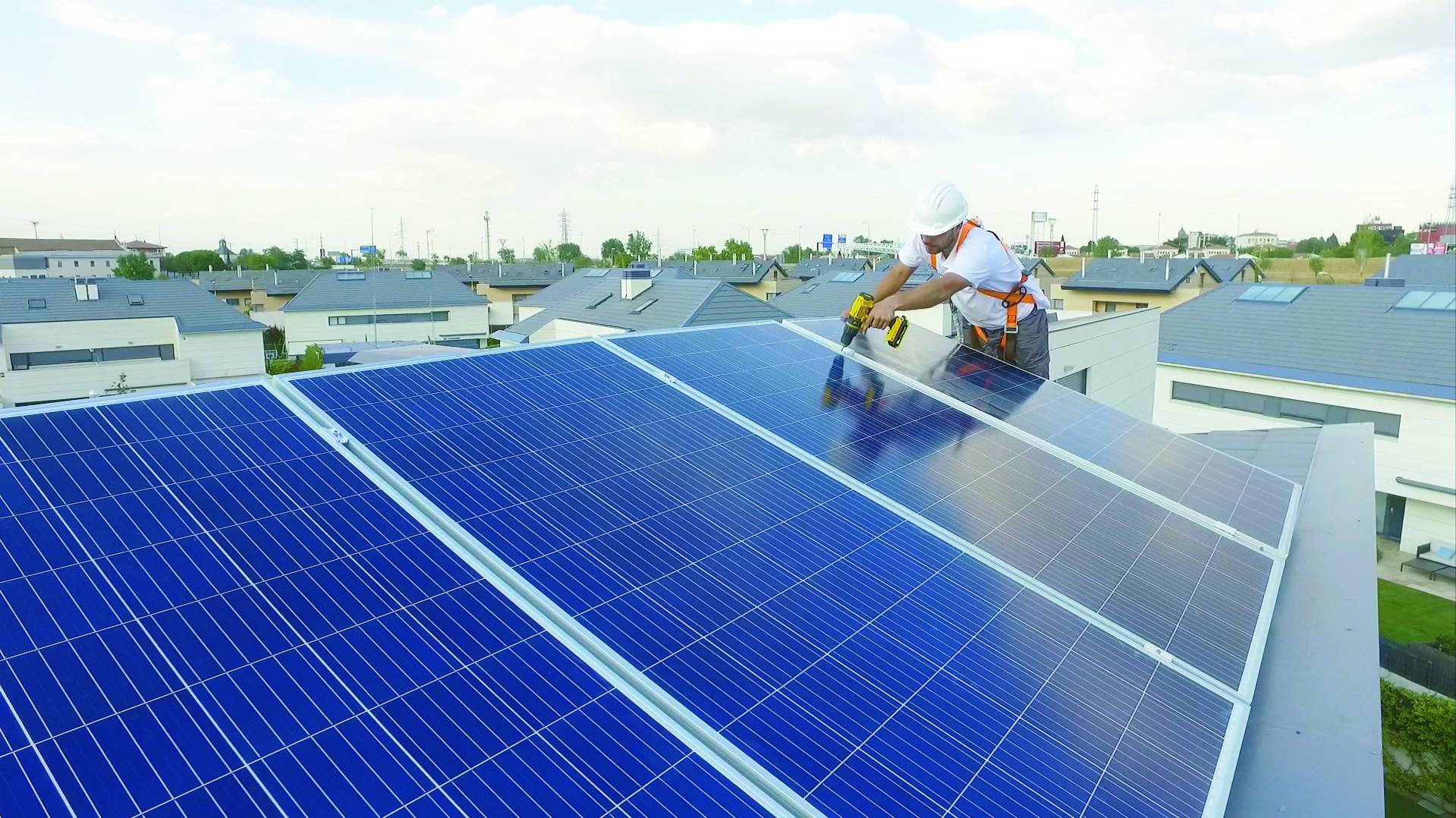 Fece firma un acuerdo con Redexis para comercializar la energía fotovoltaica en viviendas particulares