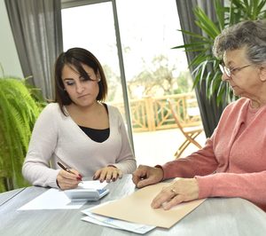 Un municipio gallego publica un contrato de ayuda en el hogar valorado en más de 8,7 M
