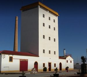 La industria de licores ofrece sus recursos para frenar el Covid-19