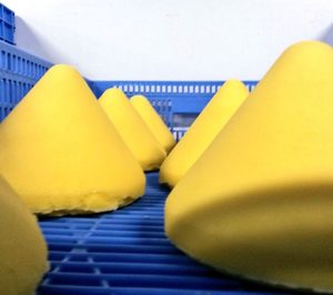 El líder en queso gallego con D.O. acelera su crecimiento y ralentiza su ampliación