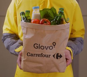 Carrefour amplía su acuerdo con Glovo a sus tiendas en las gasolineras de Cepsa